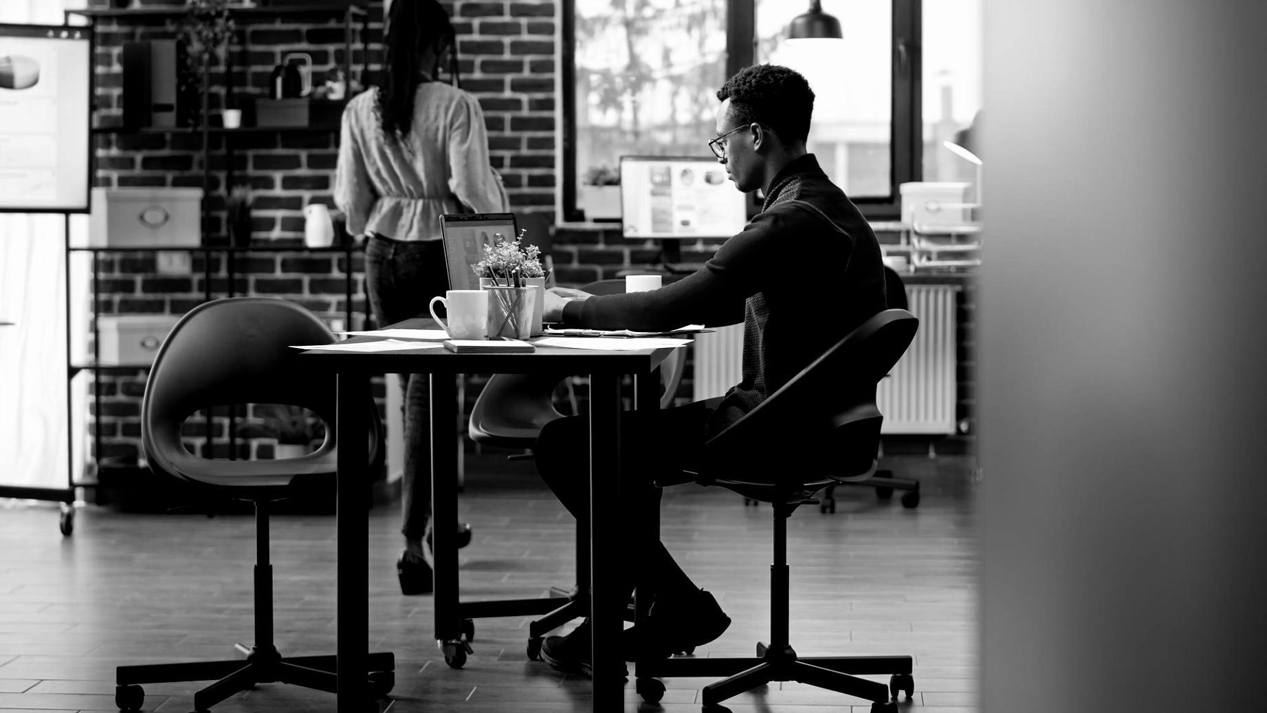 Group discussion about investment strategy and funding approaches